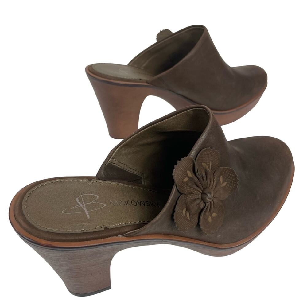 B Makowsky Quan Brown Leather Clogs Mules Size 7.5 NWOT